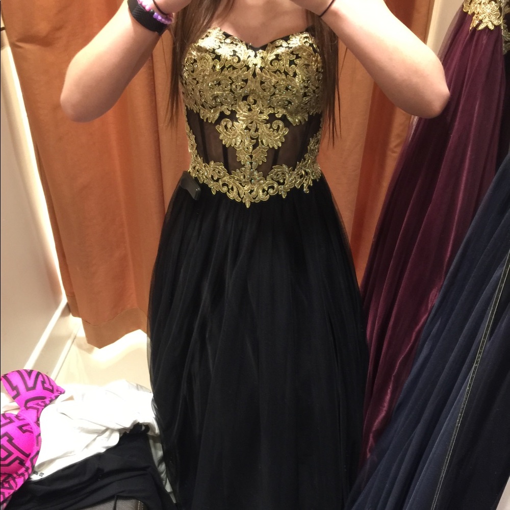 Black and gold formal/prom dress sz 4
